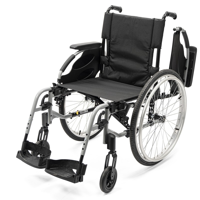 Кресло-коляска Action 2 (фиксированная спинка, пневматические колеса)