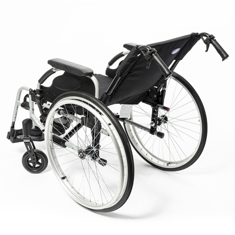 Кресло-коляска Action 2 (откидная спинка, пневматические колеса)